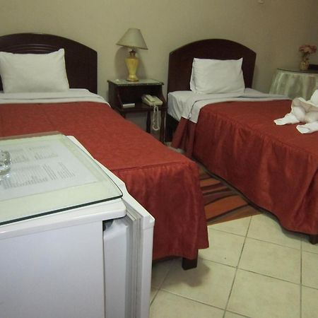 Hotel Suite Plaza Трухильо Экстерьер фото